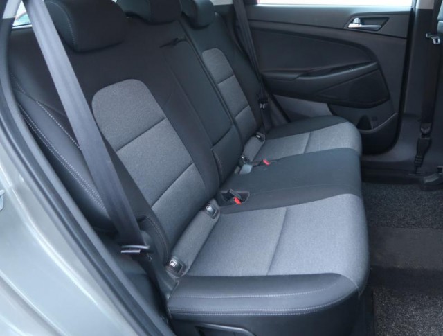 Kia Sportage  2.0 CRDi 