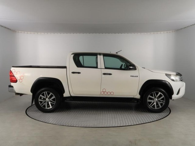 Toyota Hilux  2.4 D-4D 