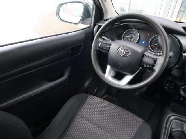 Toyota Hilux  2.4 D-4D 