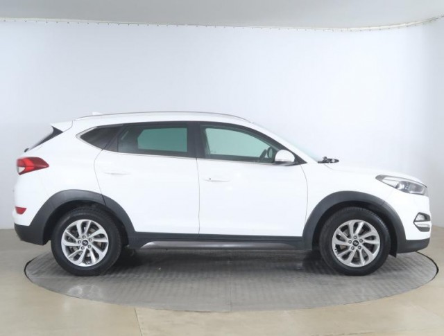 Hyundai Tucson  2.0 CRDi 