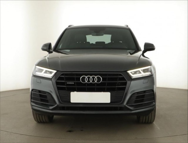 Audi Q5  2.0 TDI S line