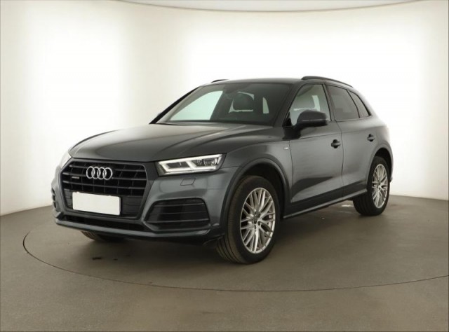 Audi Q5  2.0 TDI S line