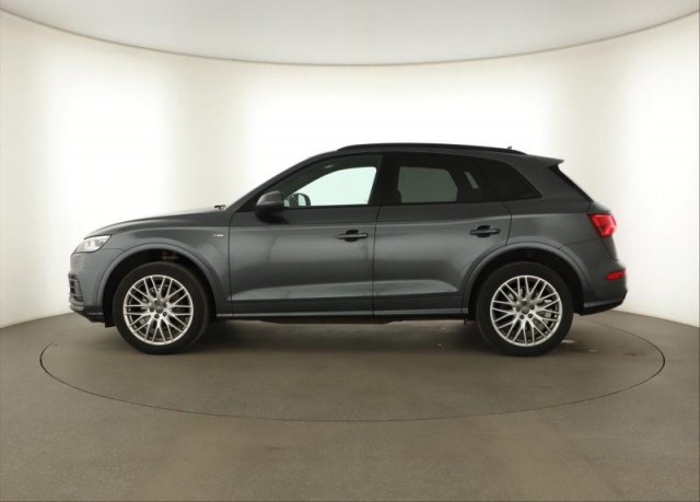 Audi Q5  2.0 TDI S line