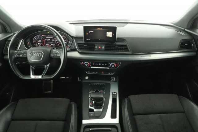 Audi Q5  2.0 TDI S line