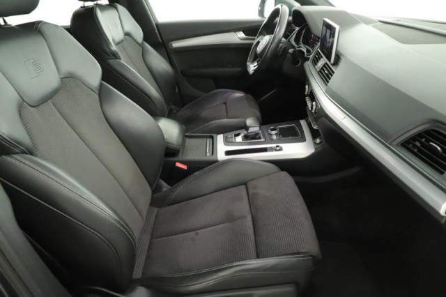 Audi Q5  2.0 TDI S line