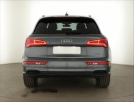 Audi Q5  2.0 TDI S line