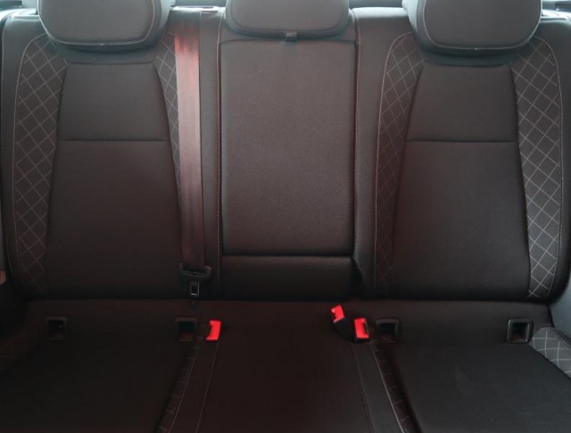 Škoda Karoq  1.0 TSI 