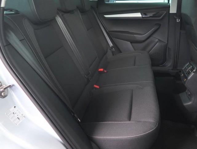 Škoda Karoq  1.5 TSI Fresh