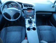 Peugeot 3008  1.6 VTi 