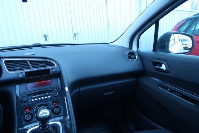 Peugeot 3008  2.0 HDi 