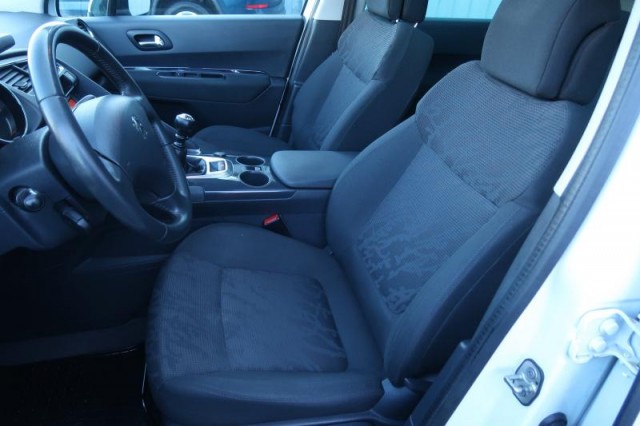 Peugeot 3008  2.0 HDi 