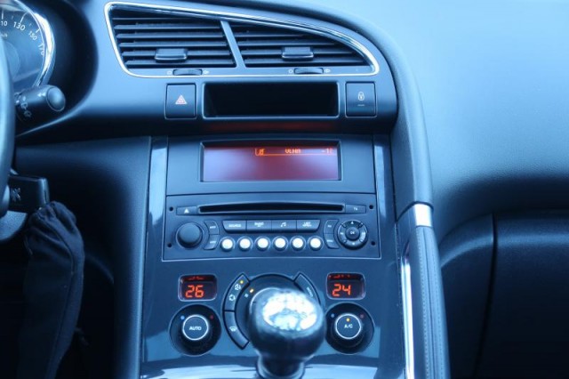 Peugeot 3008  2.0 HDi 