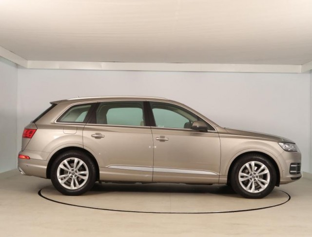 Audi Q7  3.0 TDI 