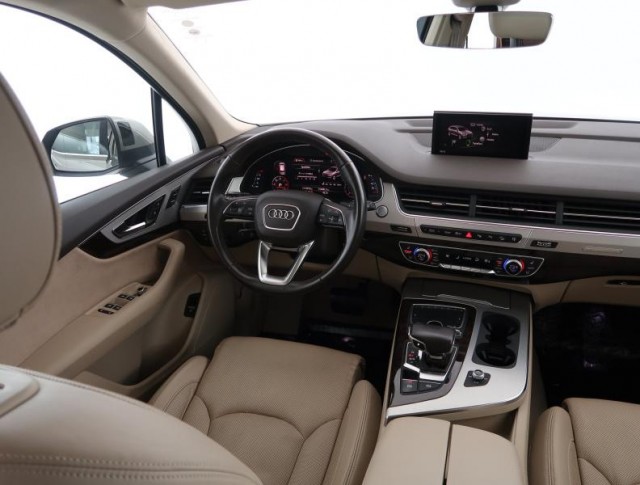 Audi Q7  3.0 TDI 