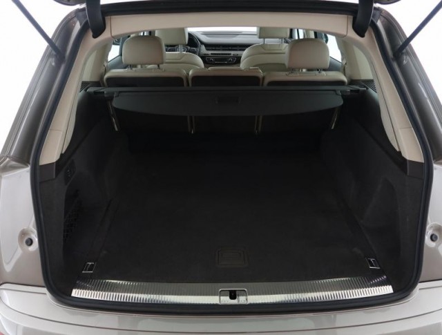 Audi Q7  3.0 TDI 