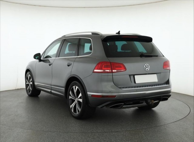 Volkswagen Touareg  3.0 TDI 