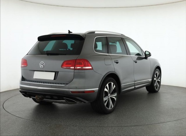 Volkswagen Touareg  3.0 TDI 