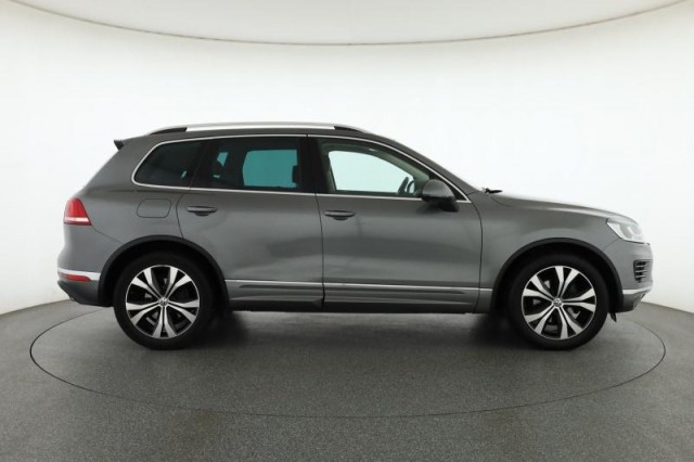 Volkswagen Touareg  3.0 TDI 