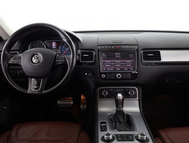 Volkswagen Touareg  3.0 TDI 