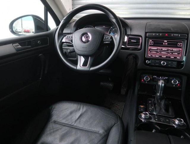Volkswagen Touareg  3.0 TDI 