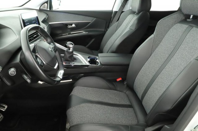 Peugeot 3008  1.5 BlueHDi 