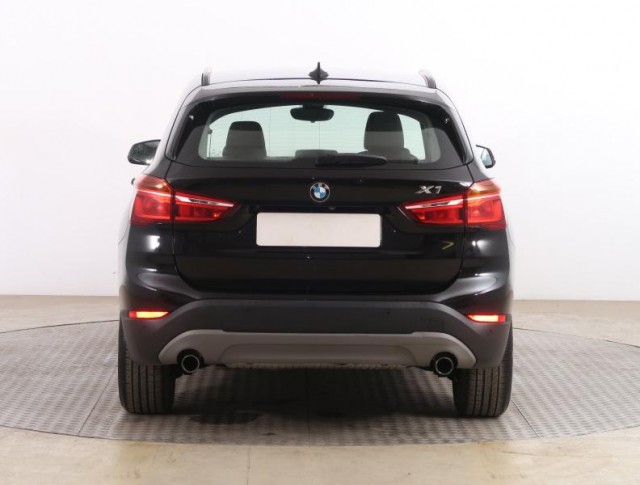 BMW X1  sDrive20i 