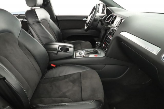 Audi Q7  3.0 TDI S-Line