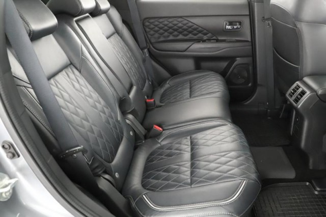 Mitsubishi Outlander  2.4 PHEV 