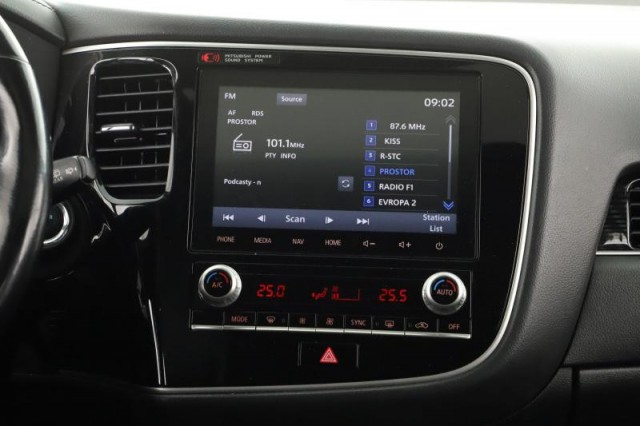 Mitsubishi Outlander  2.4 PHEV 