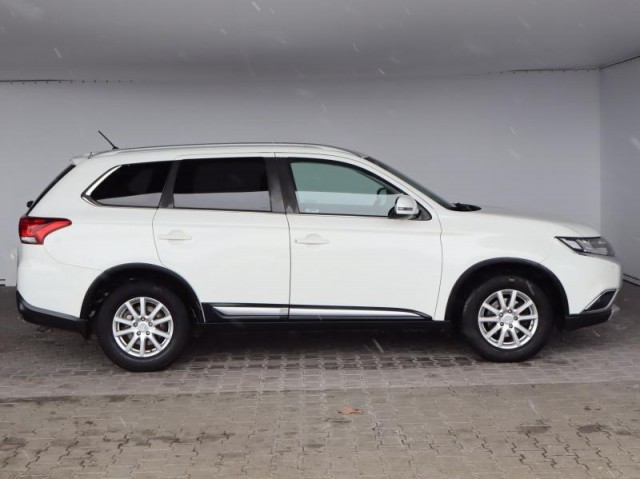 Mitsubishi Outlander  2.0 
