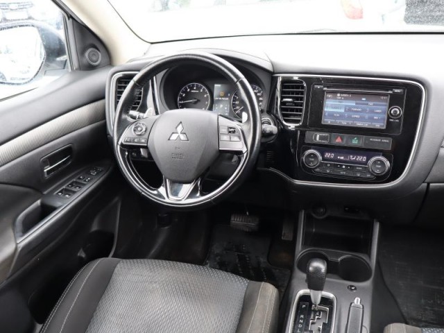 Mitsubishi Outlander  2.0 
