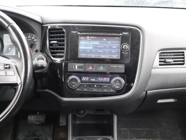 Mitsubishi Outlander  2.0 