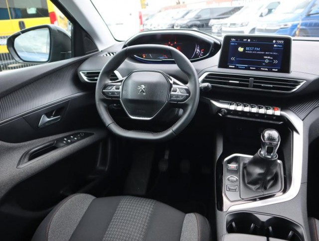 Peugeot 3008  1.2 PureTech 