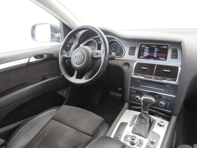 Audi Q7  3.0 TDI 