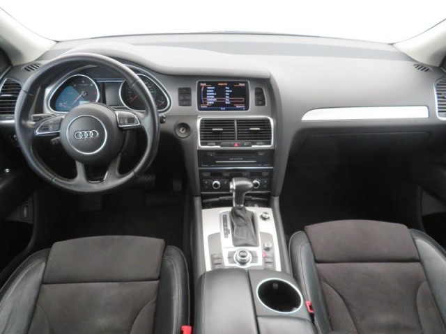 Audi Q7  3.0 TDI 
