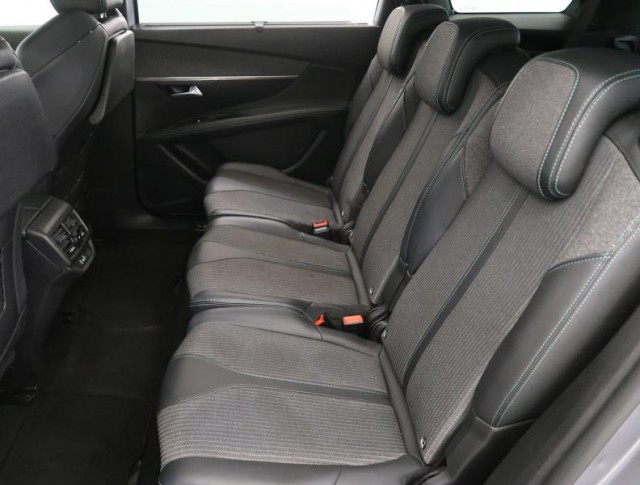Peugeot 5008  1.5 BlueHDi 