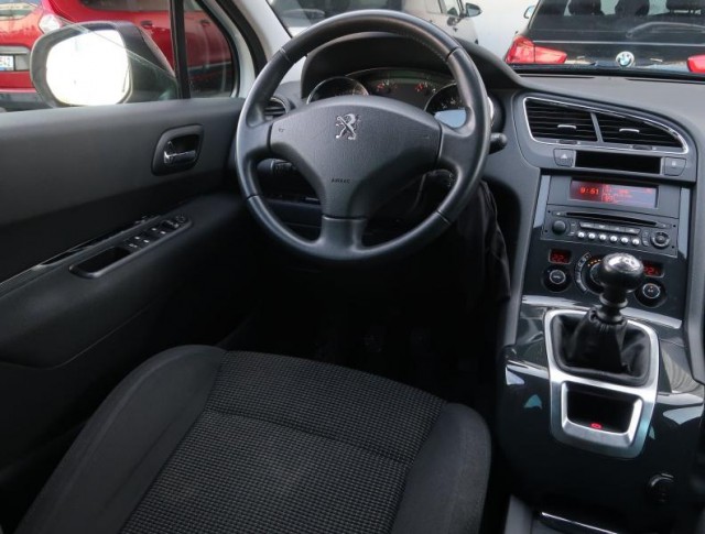 Peugeot 5008  1.6 HDi 