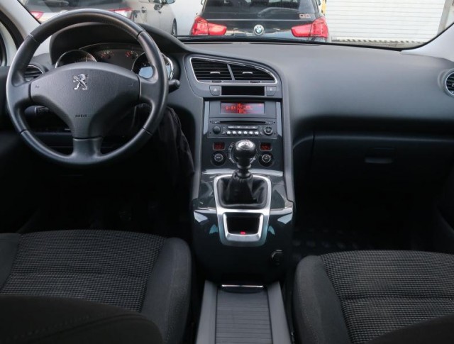 Peugeot 5008  1.6 HDi 