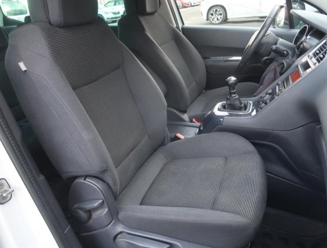 Peugeot 5008  1.6 HDi 