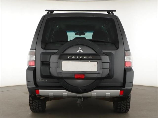 Mitsubishi Pajero  3.2 DI-D 