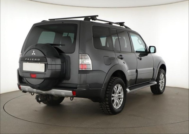 Mitsubishi Pajero  3.2 DI-D 