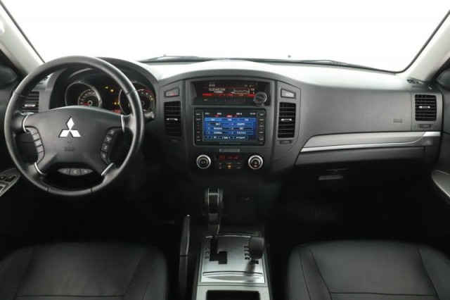 Mitsubishi Pajero  3.2 DI-D 