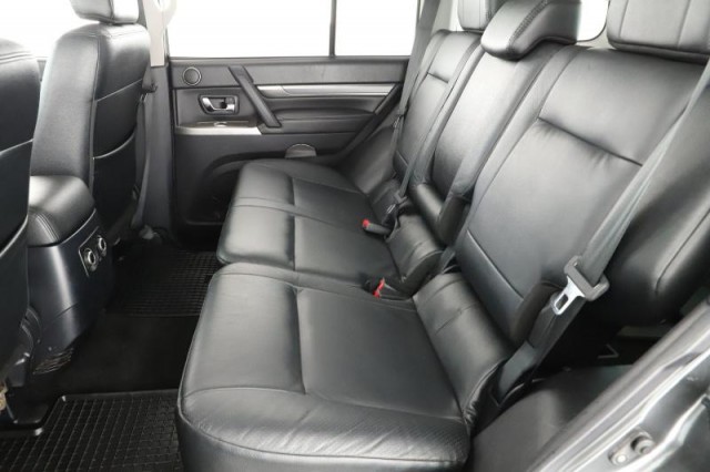 Mitsubishi Pajero  3.2 DI-D 