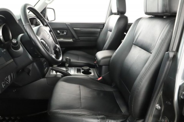 Mitsubishi Pajero  3.2 DI-D 