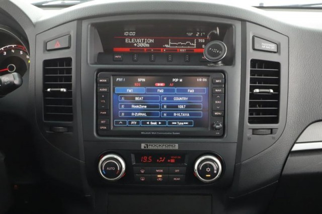 Mitsubishi Pajero  3.2 DI-D 