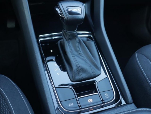 Škoda Karoq  1.5 TSI 