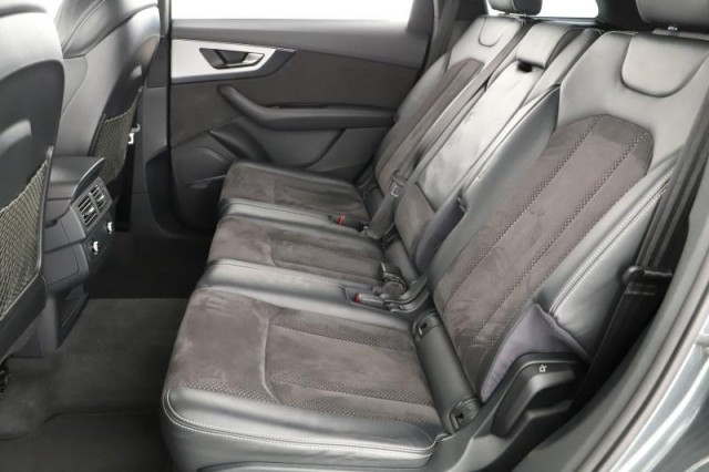 Audi Q7  3.0 TDI S-Line