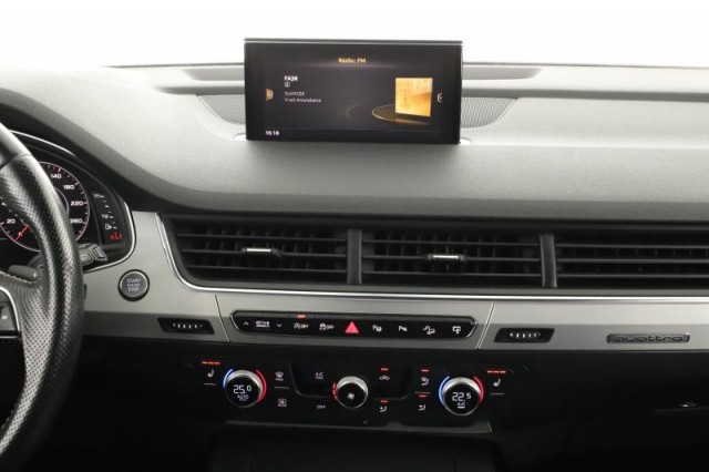 Audi Q7  3.0 TDI S-Line