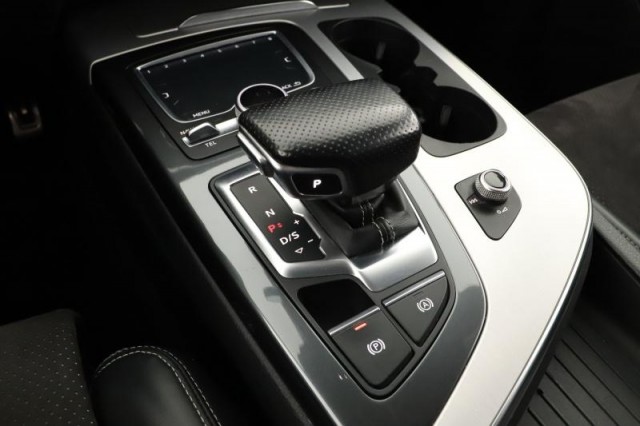 Audi Q7  3.0 TDI S-Line