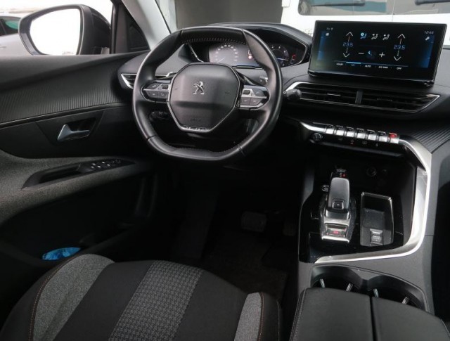 Peugeot 3008  1.5 BlueHDi 